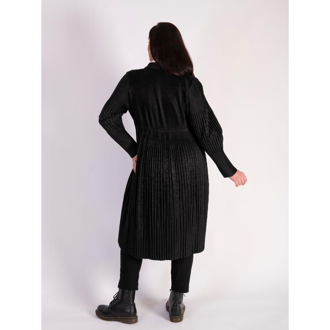 Chesca Lightweight Quilt Pleated Long Coat - Black